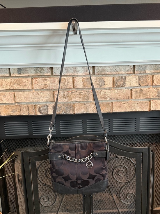 Coach Handbags - Coach Vintage crossbody bag in black, EUC